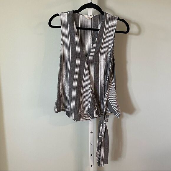 Entro Gray & White Striped Tie Front Sleeveless Top - Picture 1 of 5